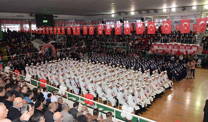 224 hafız icazet aldı