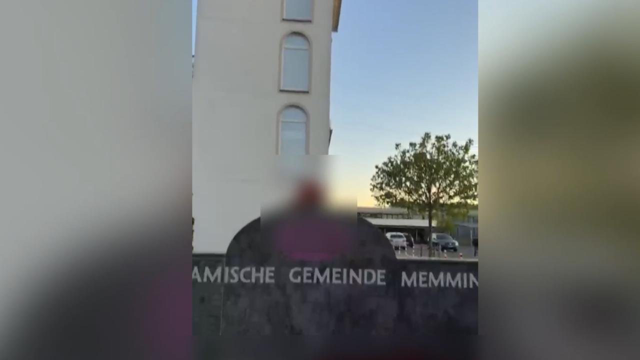 Camiye çirkin saldırı! Girişe domuz kafası bırakıp kaçtılar